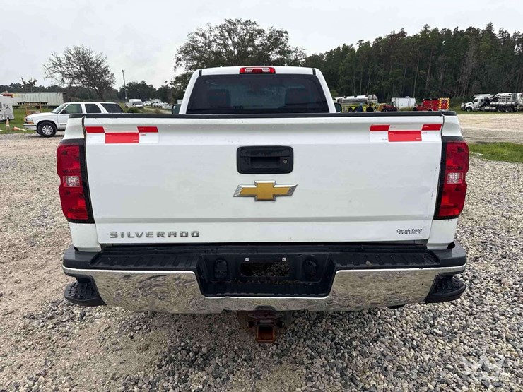2015-chevrolet-silverado-2500-image-28