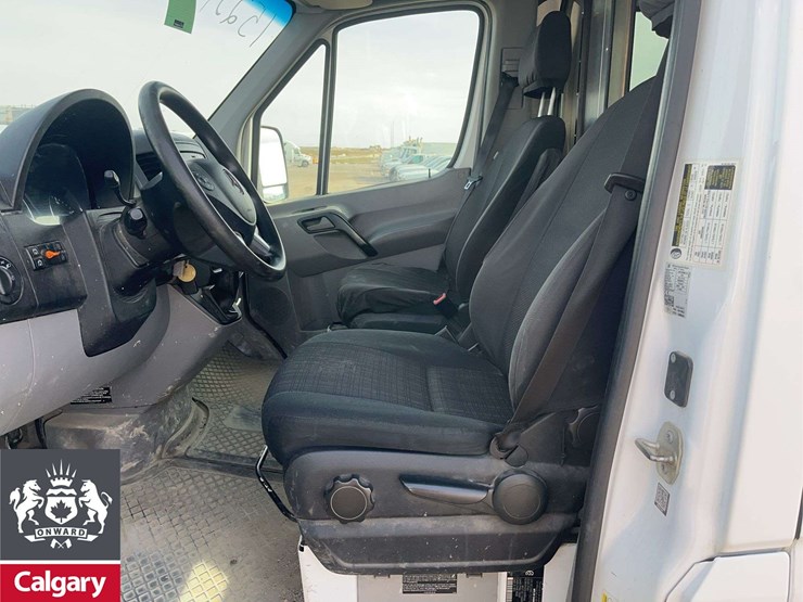 2016-mercedes-benz-sprinter-3500-image-13