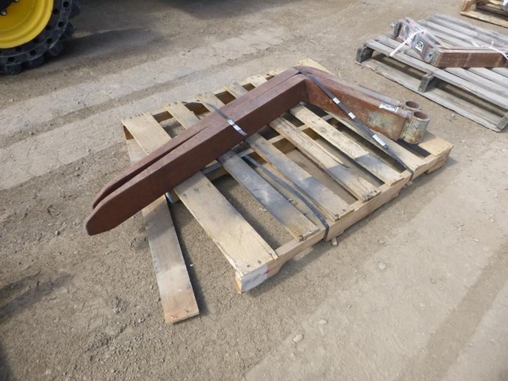 48"-reach-lift-forks-image-1