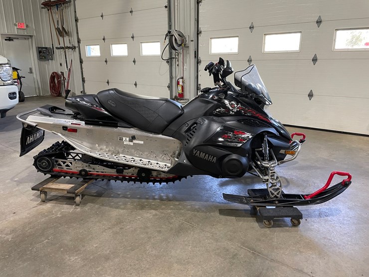 #3152-•-2008-yamaha-fx-nytro-snowmobile-image-5