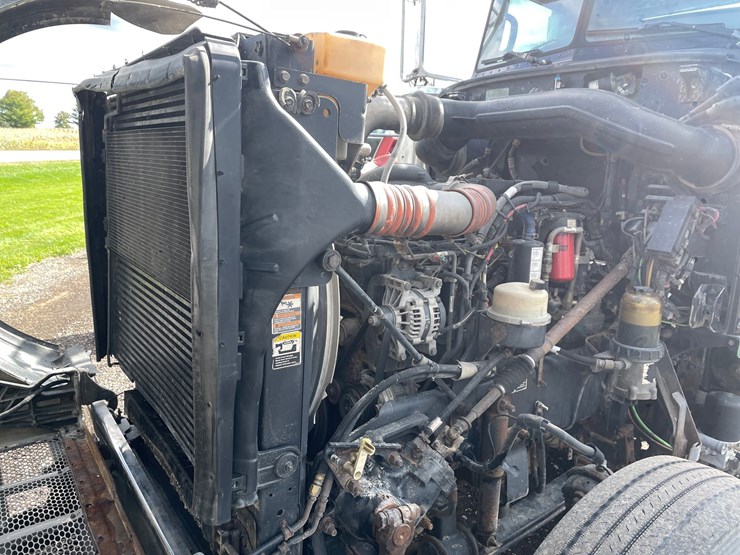 #116-•-2013-peterbilt-day-cab-semi-(title-in-delay)-(denmark-wi)-image-25