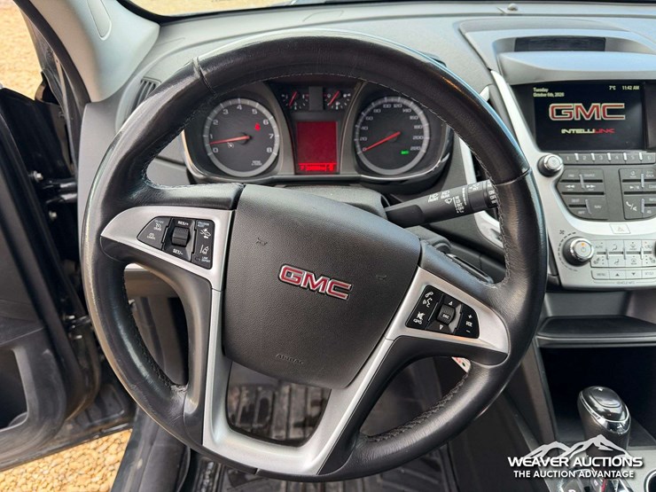 2017-gmc-terrain-slt-image-12