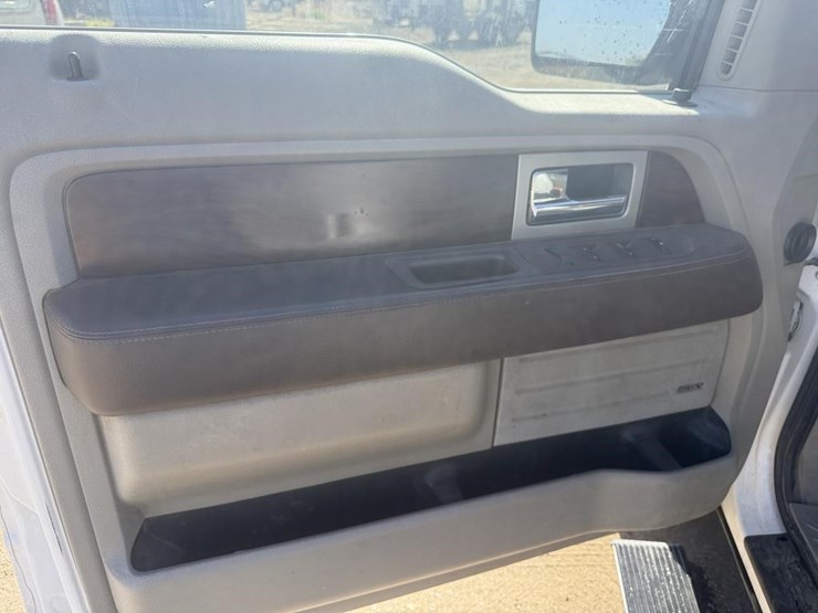 2010-ford-f150-platinum-image-29