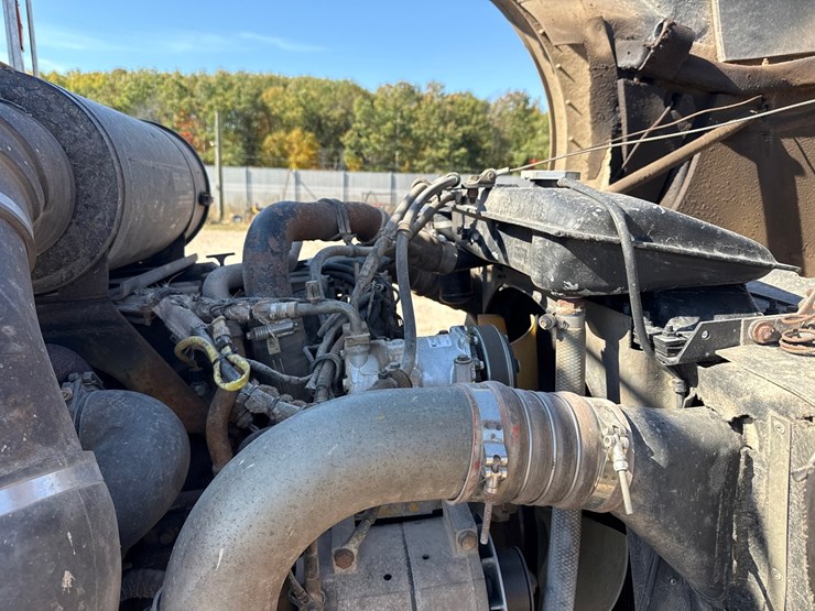2005-kenworth-t800-image-13