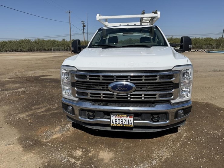 2024-ford-f350-xl-image-6