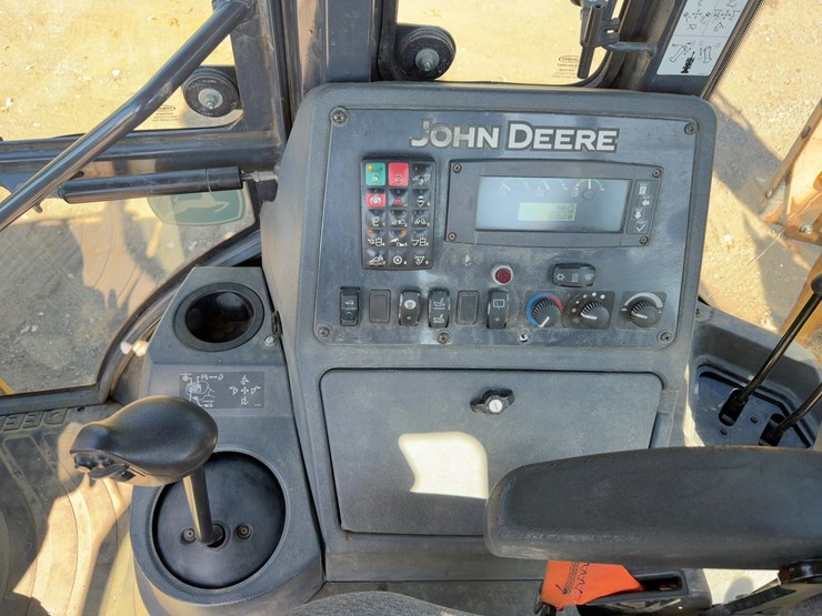 2017-deere-410l-image-27