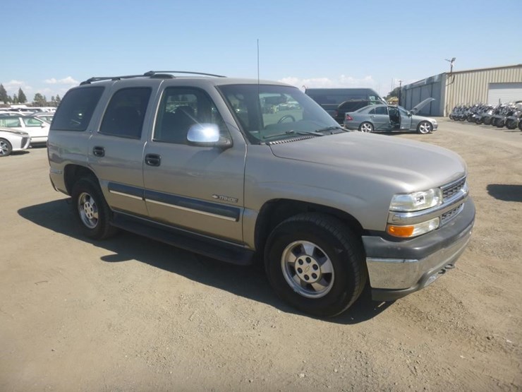 2002-chevrolet-tahoe-image-2