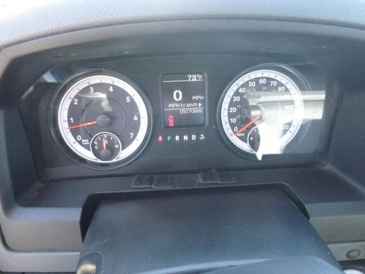 2015-dodge-1500-image-12