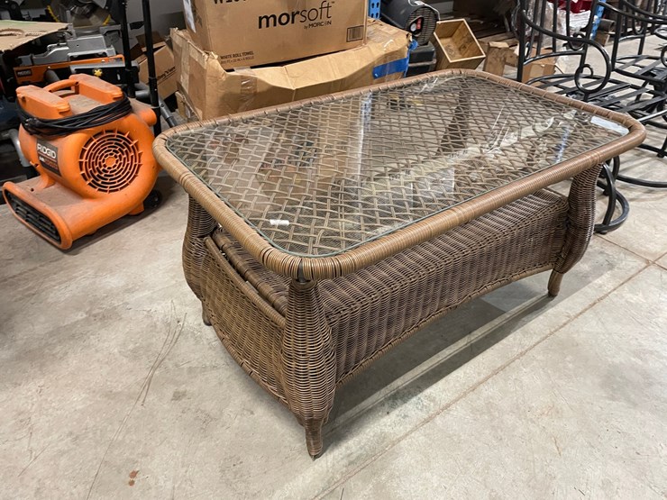 #3168-•-wicker-patio-table-image-1