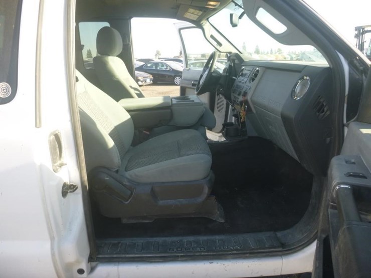 2015-ford-f550-image-11