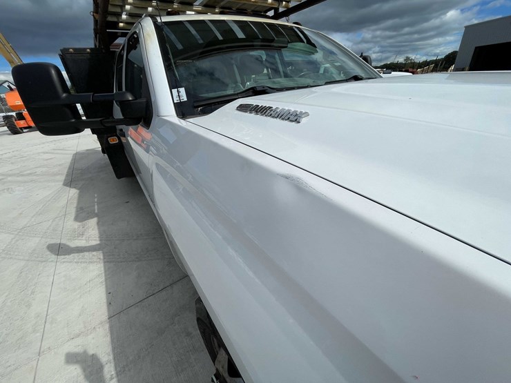 2018-chevrolet-3500-image-55