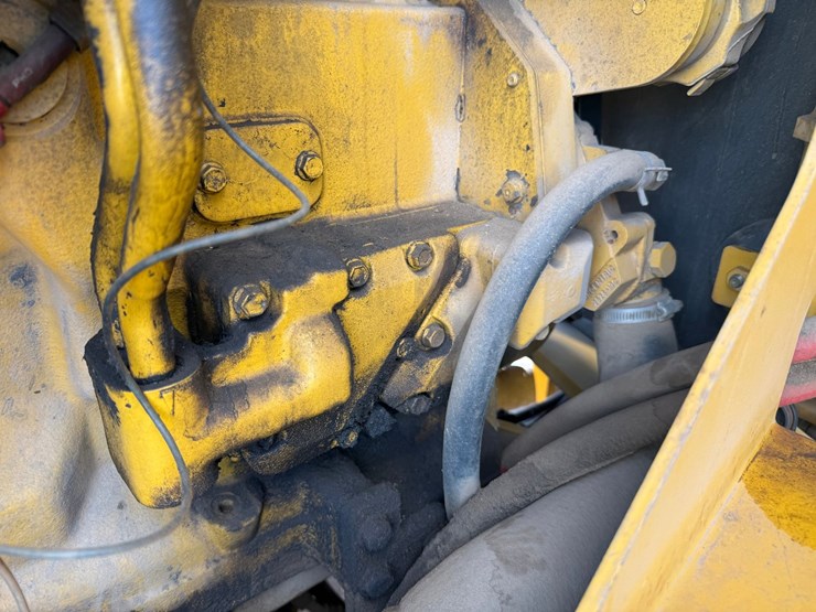 deere-672d-image-90