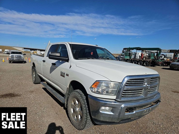 2015-dodge-2500-image-2