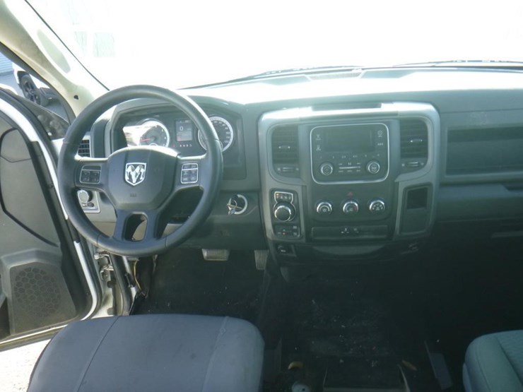 2015-dodge-1500-image-10