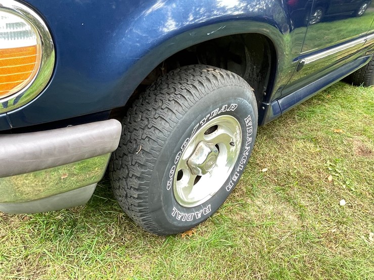 1997-ford-explorer-xlt-image-12