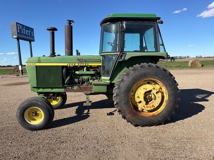john-deere-4430-image-2