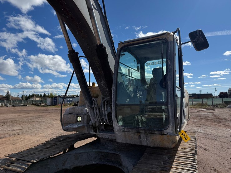 deere-210g-lc-image-14