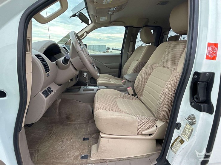 2016-nissan-frontier-image-12