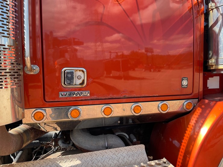 2016-western-star-4900sb-image-49