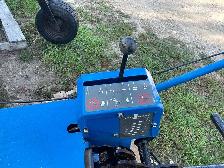 #3174-•-bluebird-sc550-sod-cutter-image-9