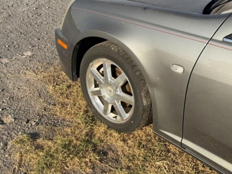 2005-cadillac-sts-car-image-8