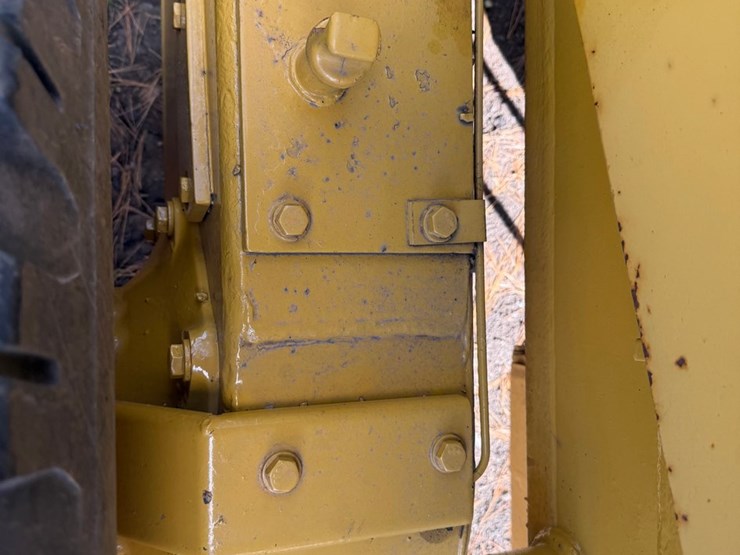 #3534-•-komatsu-gd305a-motor-grader-image-60