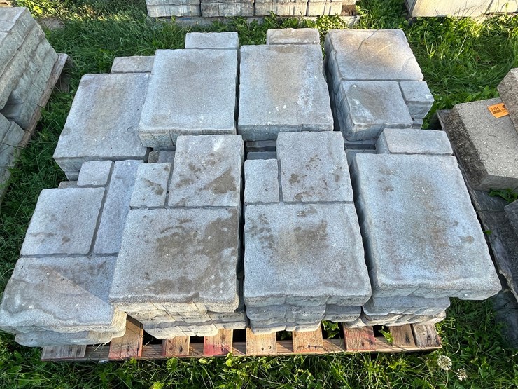 #3193-•-(2)-pallets-of-decorative-pavers-image-3