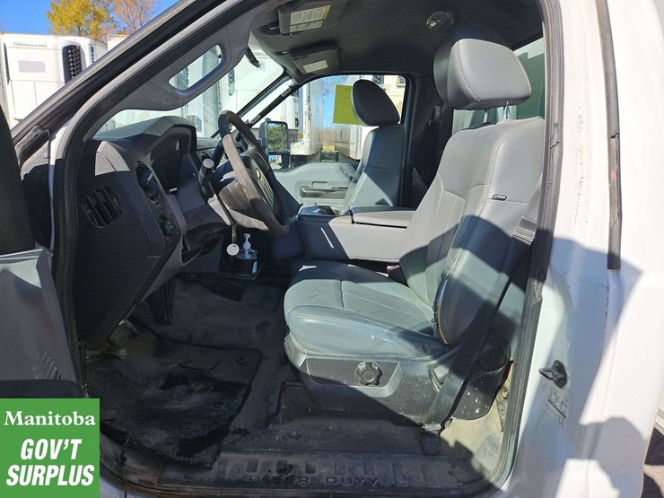 2014-ford-f550-image-14