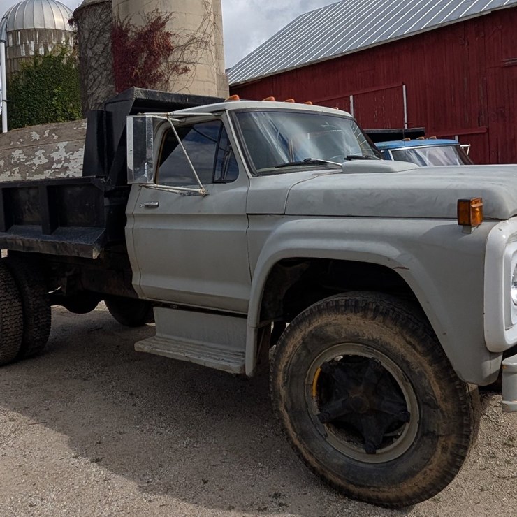 #4002 • 1975 Ford Baby Dump Box Truck