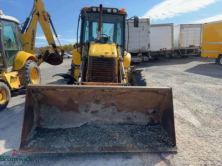 new-holland-b95b-image-2