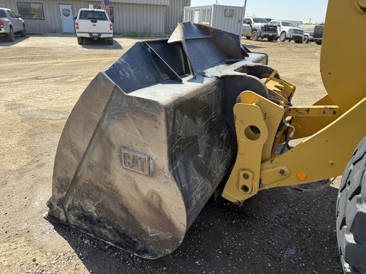 2019-caterpillar-930m-image-10