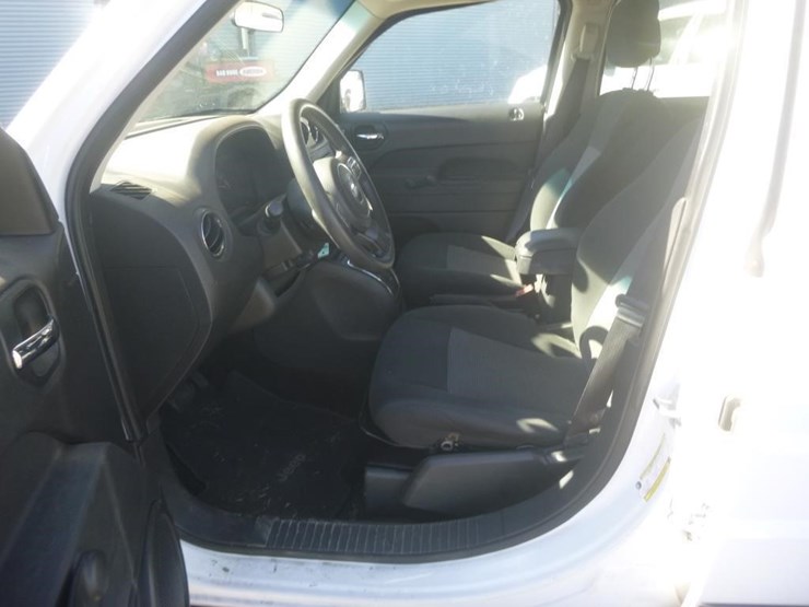 2014-jeep-patriot-image-8