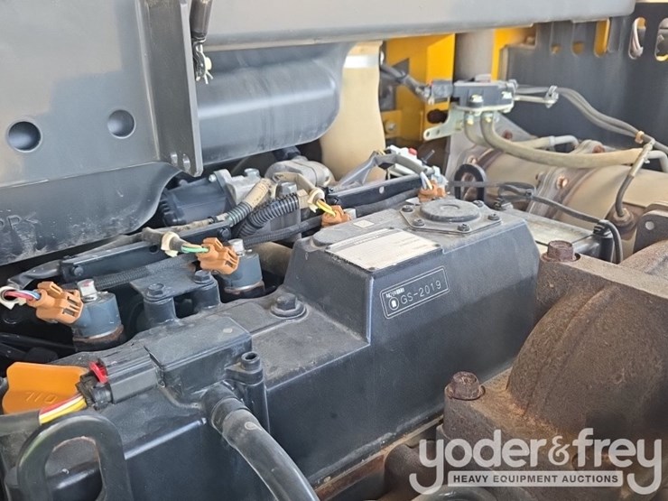 2020-deere-85g-image-55