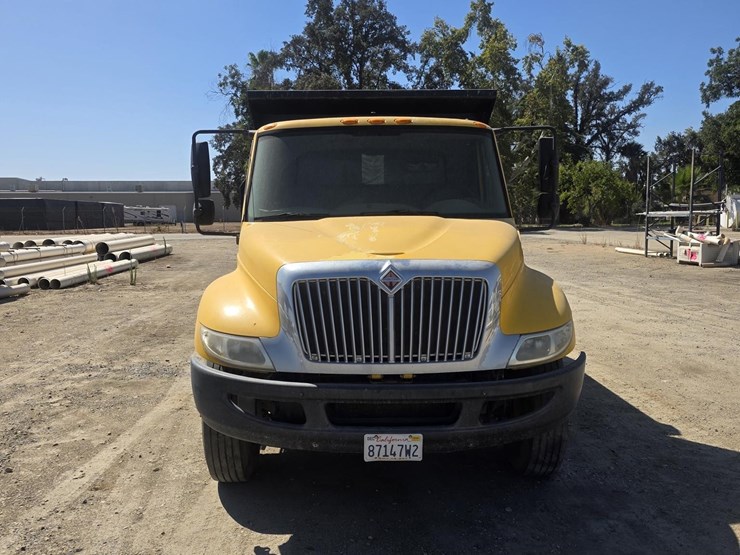 2014-international-durastar-4300-image-2