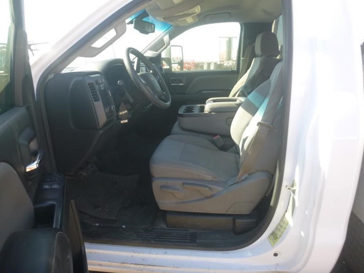 2015-chevrolet-2500-image-9