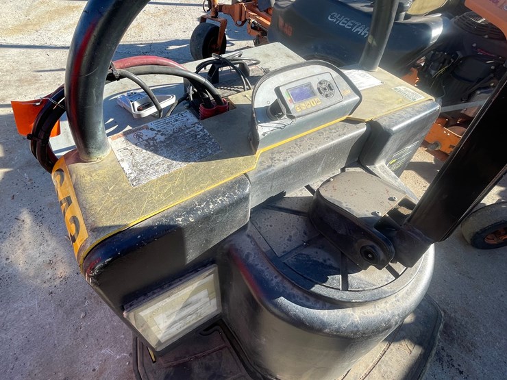 #1802-•-yale-electric-pallet-jack-image-9