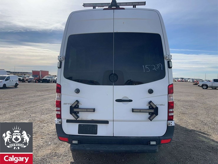2016-mercedes-benz-sprinter-3500-image-6