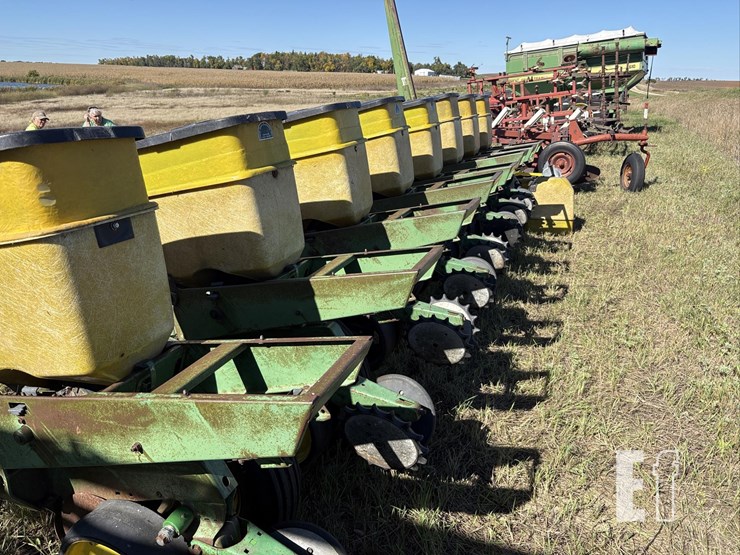 john-deere-7000-image-6