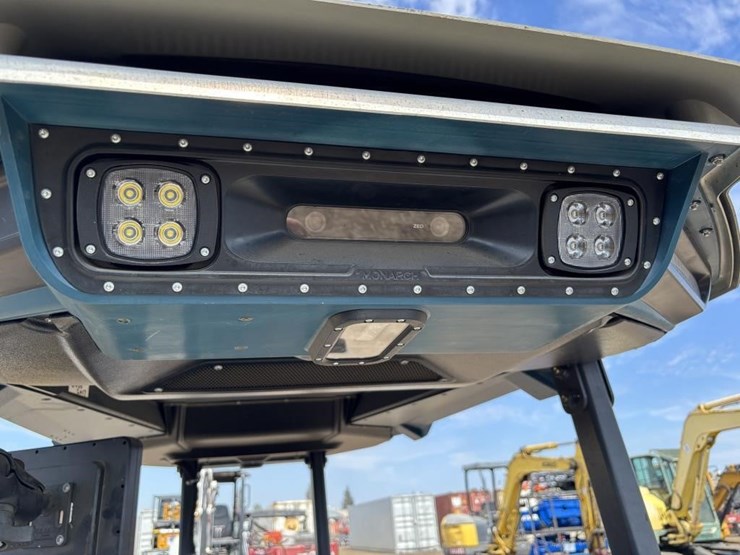 2023-monarch-mkv-tractor-image-21