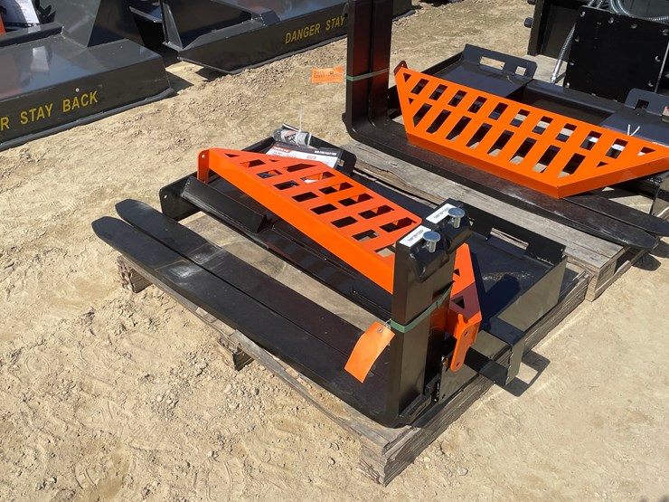 #2016-•-wolverine-skid-steer-pallet-fork-attachment-image-2