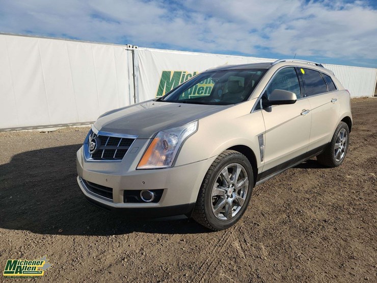 2010-cadillac-srx-image-1