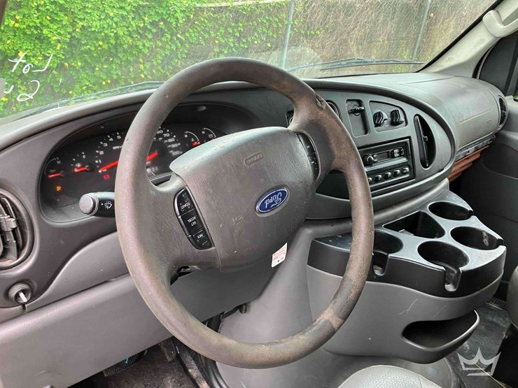 2008-ford-cargo-image-12
