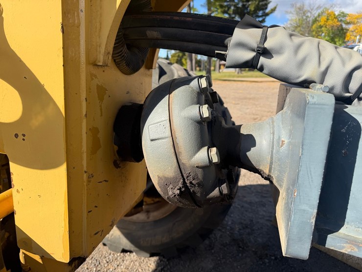 deere-672d-image-45