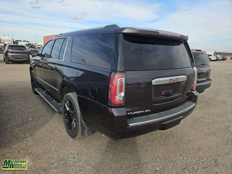 2015-gmc-yukon-xl-denali-image-36