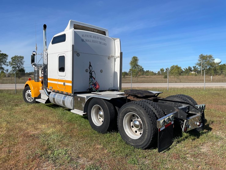 2001-kenworth-w900l-image-3