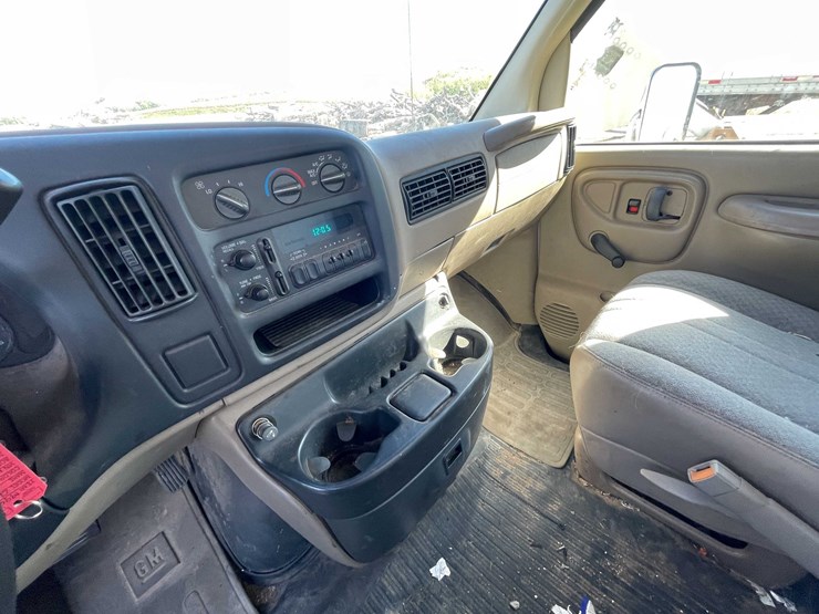 1999-chevrolet-3500-image-38
