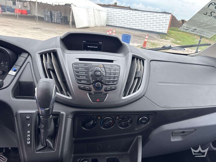 2019-ford-transit-image-11