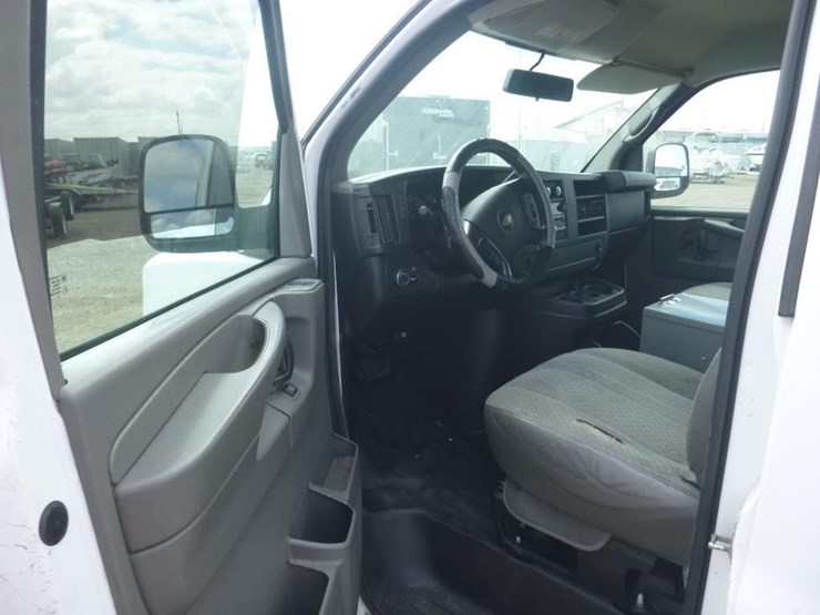 2014-chevrolet-express-2500-image-6
