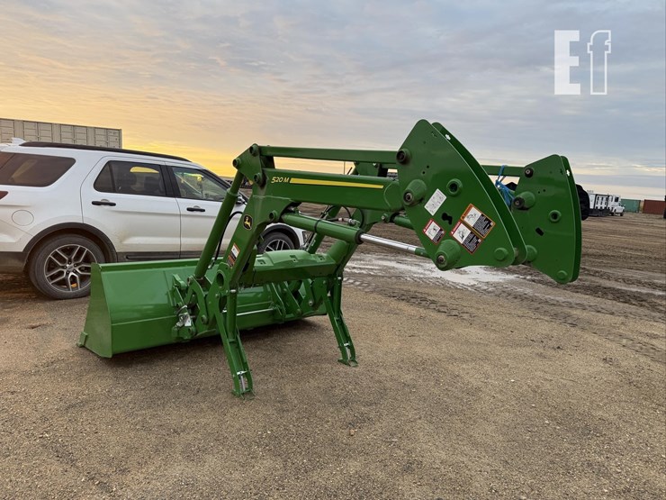 2023-john-deere-520m-image-8