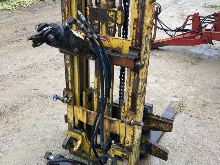caterpillar-3-point-forklift-mast-image-2